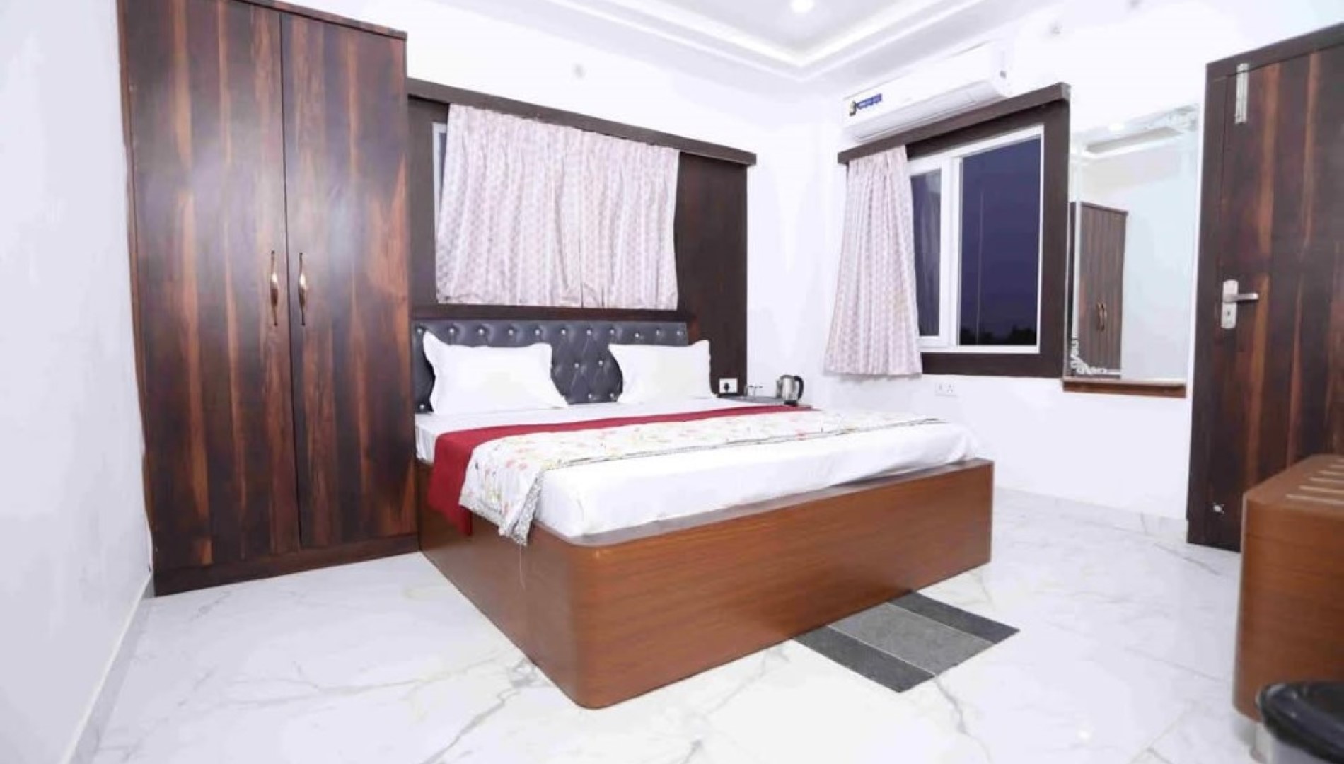 Hotel Rama Grand Palace